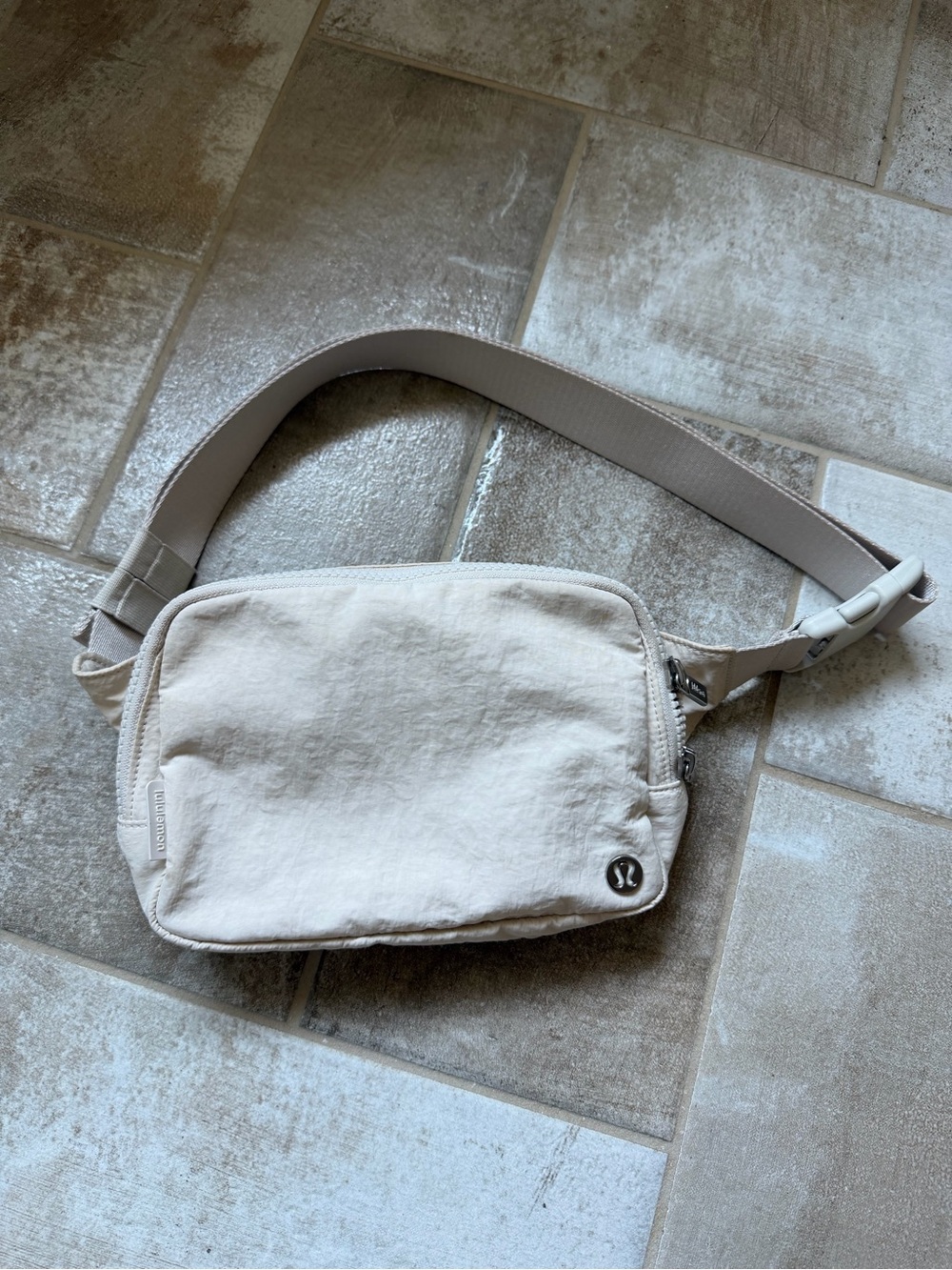 Lululemon Everywhere Belt Bag 1L